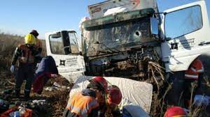 Un camionero quiso esquivar un piquete de transportistas, lo apedrearon y murió tras un vuelco￼